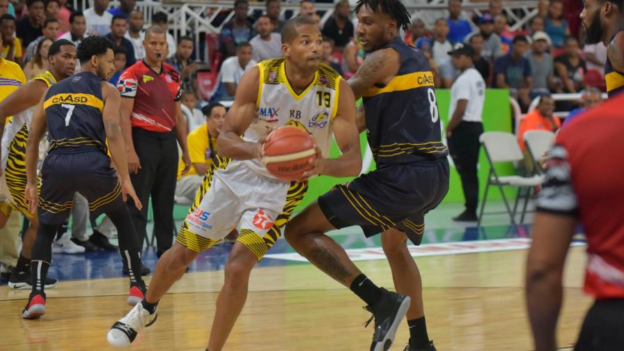 Rafael Barias gana su cuarto campeonato en el baloncesto del Distrito Rafael Barias gana su cuarto campeonato en el baloncesto del Distrito