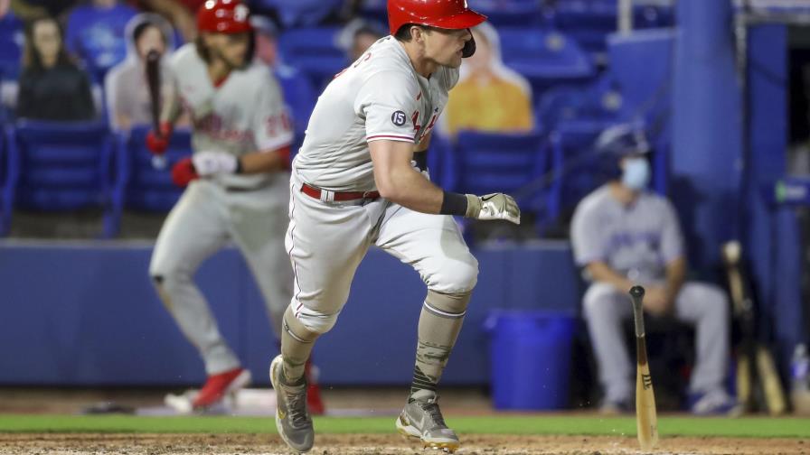 Hoskins produce 3 con doble; Filis vencen a Azulejos