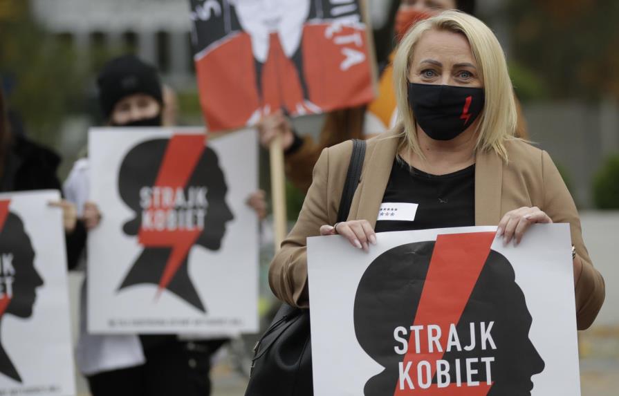 Huelga en Polonia en protesta contra fallo sobre el aborto