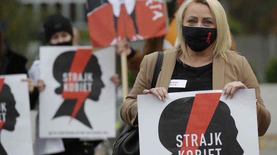 Huelga en Polonia en protesta contra fallo sobre el aborto Huelga en Polonia en protesta contra fallo sobre el aborto