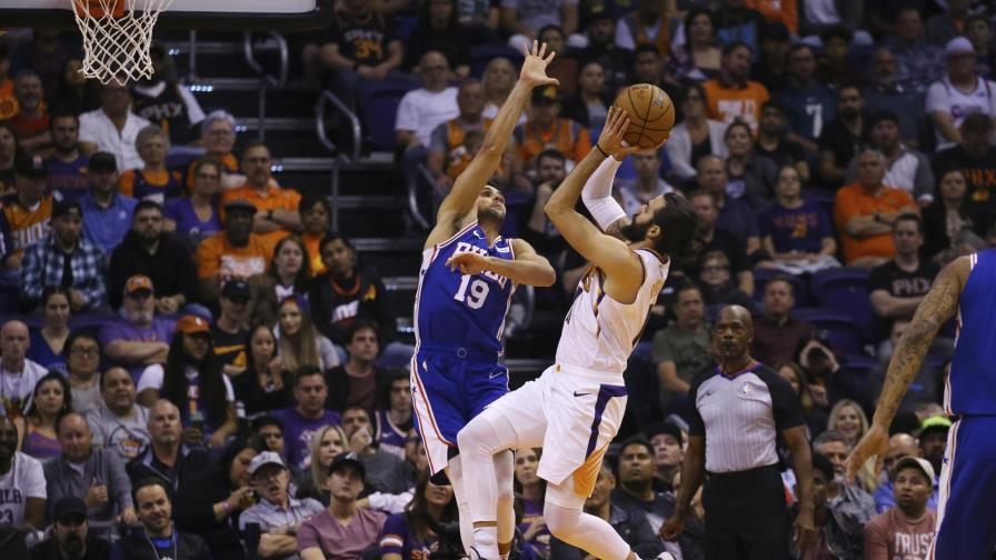 Booker luce con 40 puntos; Suns quitan el invicto a 76ers Booker luce con 40 puntos; Suns quitan el invicto a 76ers