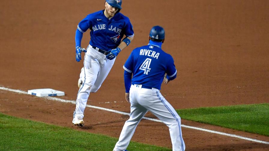 Yanquis cometen 4 errores, caen por paliza ante Azulejos