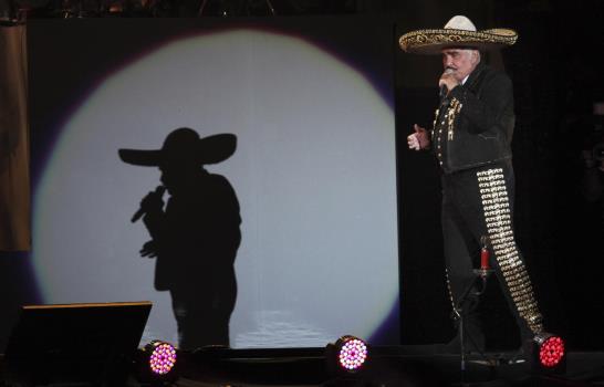 Muere Vicente Fernández, gigante de música regional mexicana