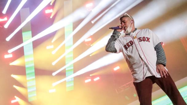 Digital 94.3 FM  Bad Bunny le rindió homenaje a David Ortiz en su