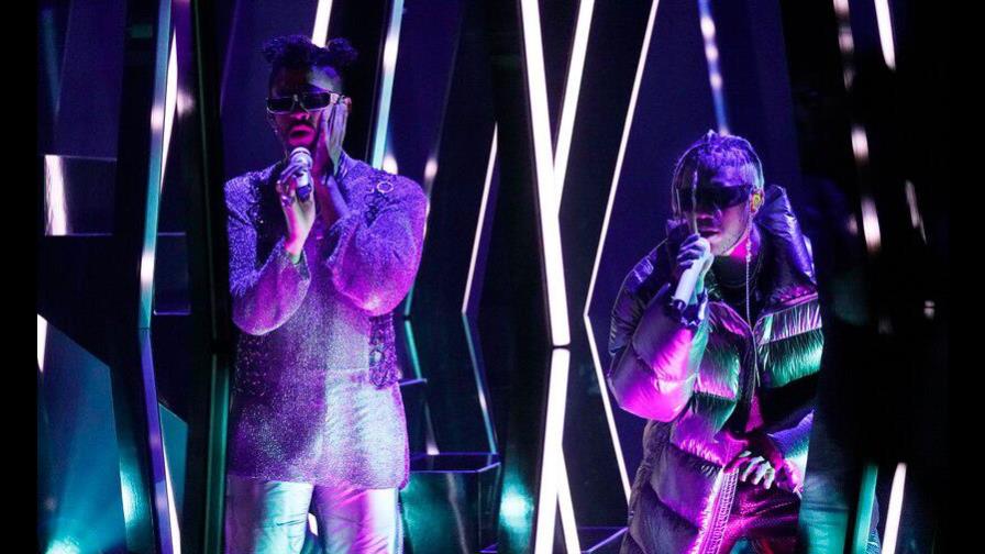Bad Bunny se llevó el Grammy por su álbum YHLQMDLG Bad Bunny se llevó el Grammy por su álbum YHLQMDLG