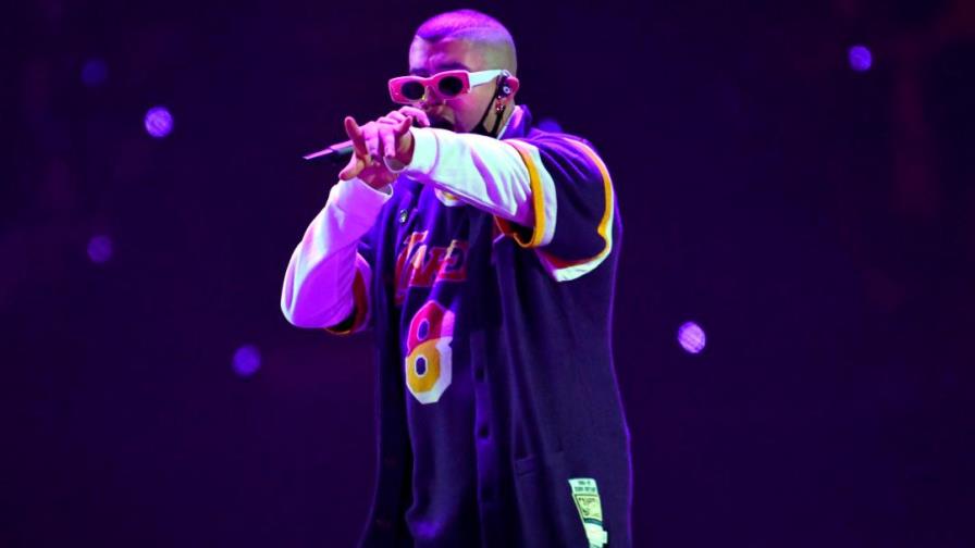 Bad Bunny promueve la tercera y última temporada de la serie Narcos: México
