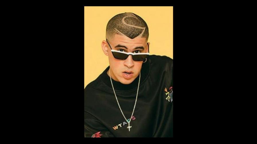 Bad Bunny se recupera en Puerto Rico de una operación de apendicitis