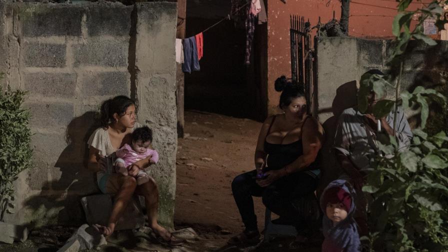 Políticas de EEUU causan penurias a solicitantes de asilo