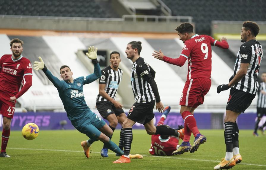 El líder Liverpool vuelve a tropezar con un empate en Newcastle