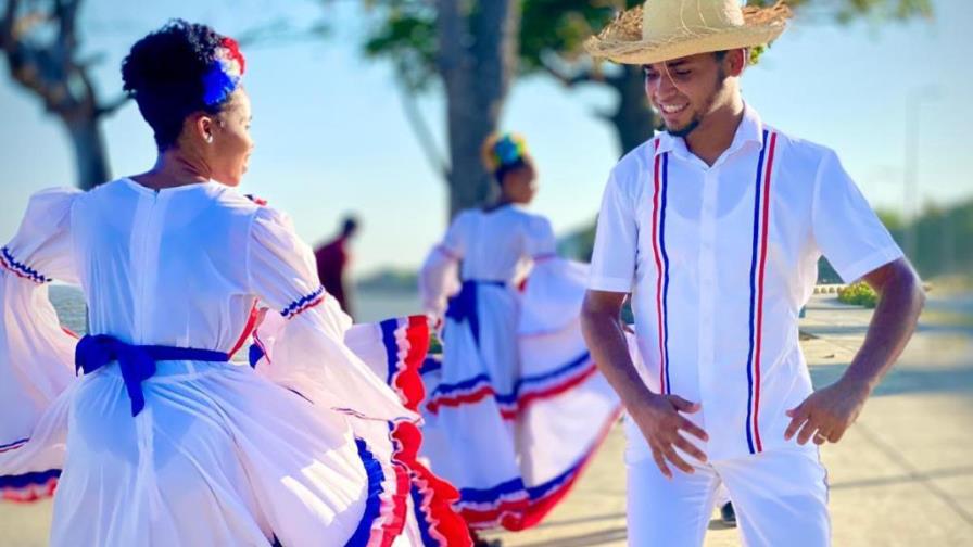 Ballet Folklórico ITSC, representa al país en Parada del Festival Dominicano de Montreal