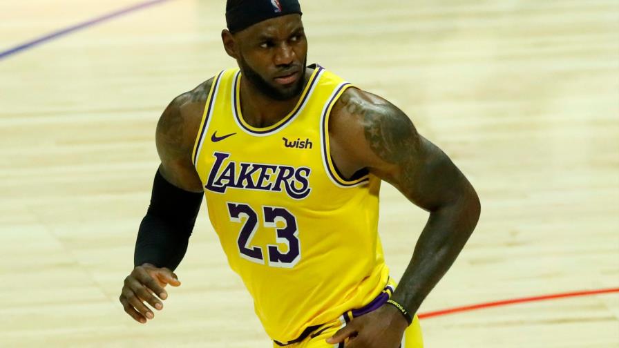 LeBron James es evacuado tras los incendios forestales de California
