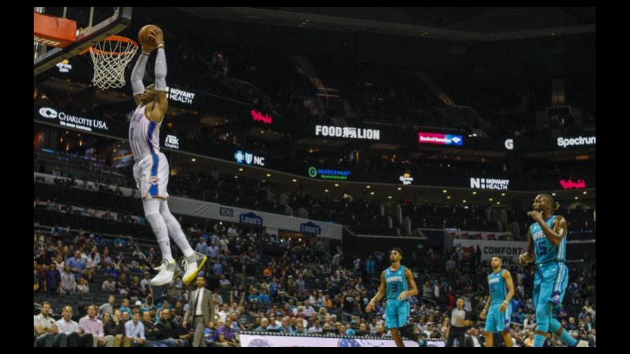 Thunder borra déficit de 19 puntos y vence a los Hornets