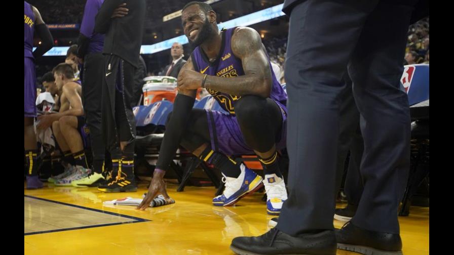 James se lesiona la ingle en partido ante Warriors James se lesiona la ingle en partido ante Warriors