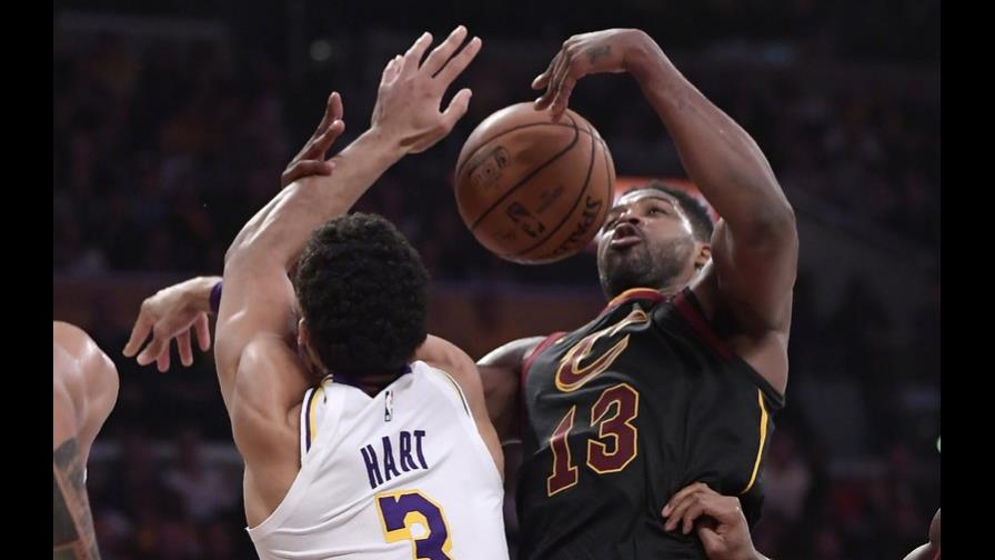 Los Cavaliers sorprenden a Lakers, frenan racha de 12 derrotas