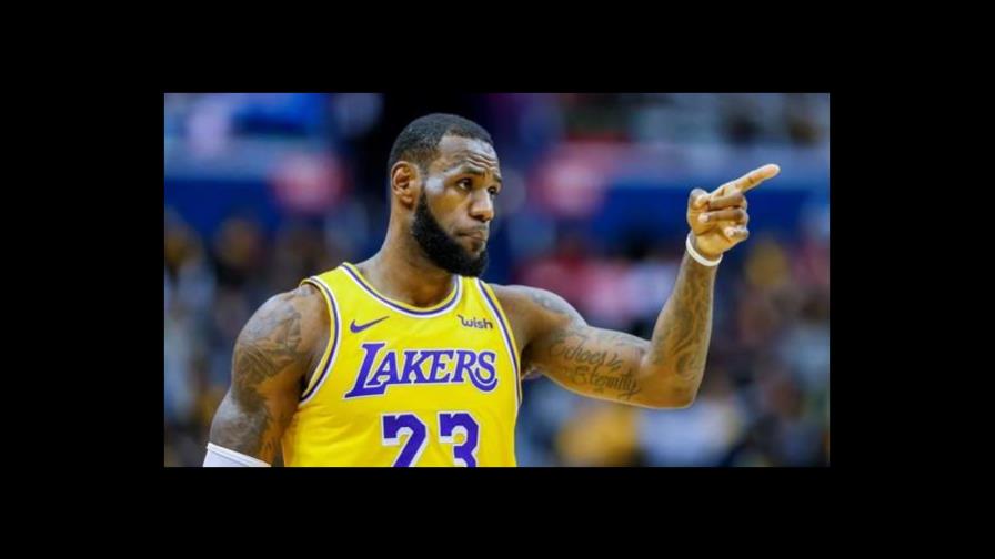 James y Antetokounmpo continúan en cabeza votación al All-Star