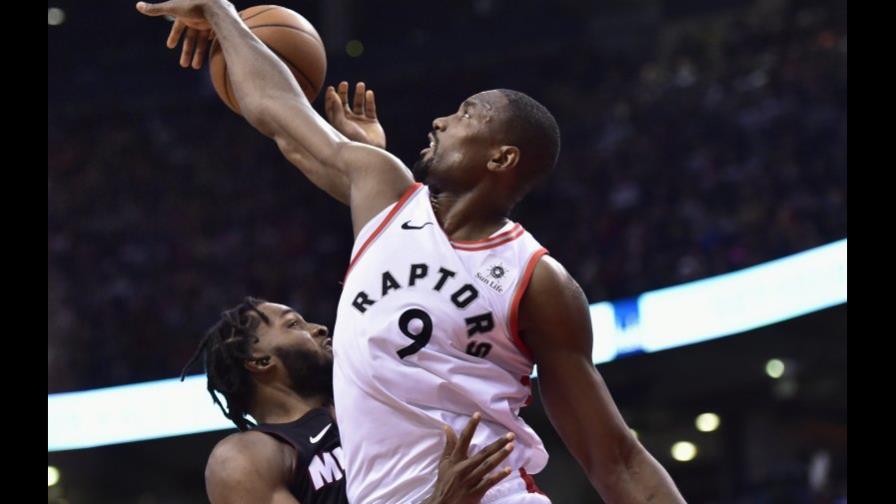 Pascal Siakam anota 23 y Raptors doblegan a Heat en prórroga