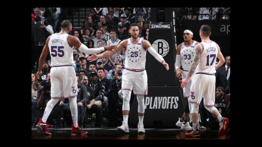 Los Sixers arrollan a Nets y se adelantan en serie de playoffs