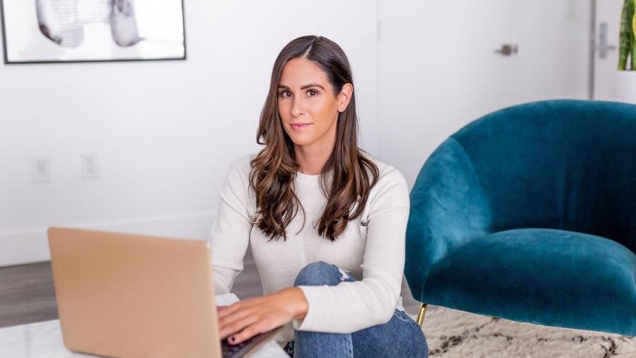 “Pensé que él iba a violarme”, dice la periodista que demandó a ex entrenador de los Lakers