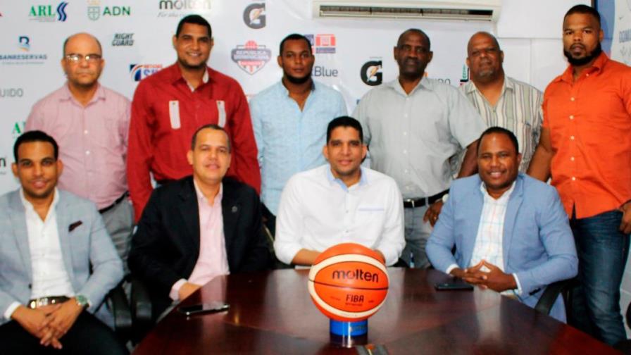 Inicia el torneo de baloncesto superior de San Cristóbal