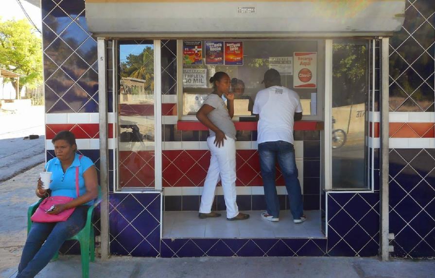 Denuncian plaga instalación de bancas ilegales de lotería en Higüey