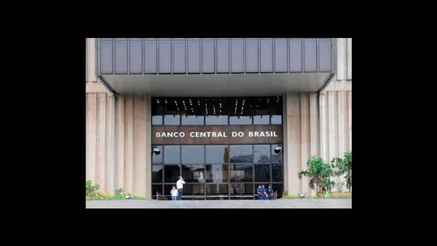 Banco Central rebaja a cero previsión de crecimiento de Brasil por COVID-19 Banco Central rebaja a cero previsión de crecimiento de Brasil por COVID-19