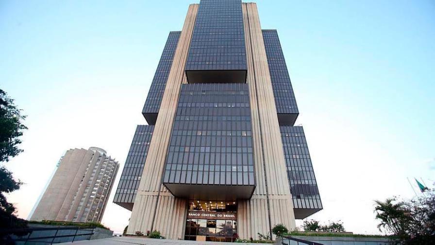 Banco Central Brasil propone ley que prevé rescate a banca con dinero público Banco Central Brasil propone ley que prevé rescate a banca con dinero público