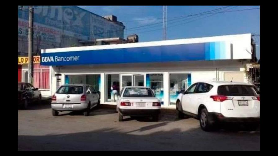 Con una bomba falsa asaltantes intentan robar un banco en México y toman de rehenes
