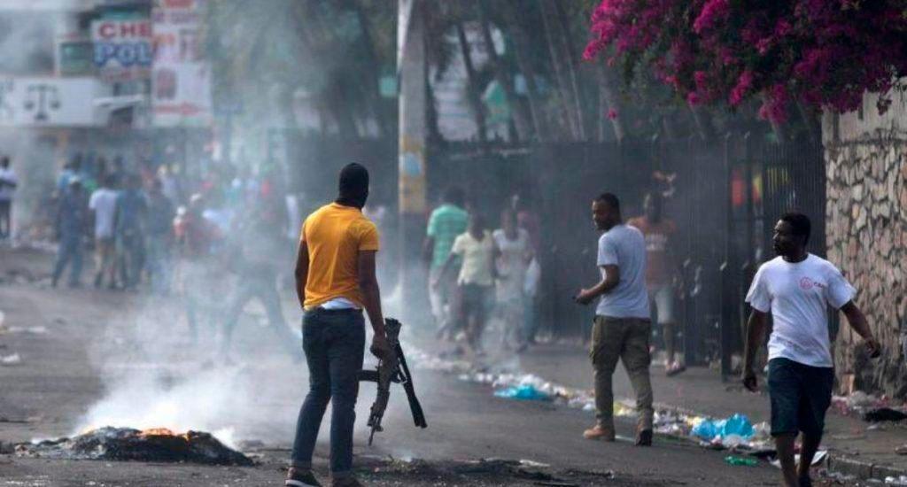 Captan momento de un tiroteo entre bandas por el control de un barrio de Puerto Príncipe 