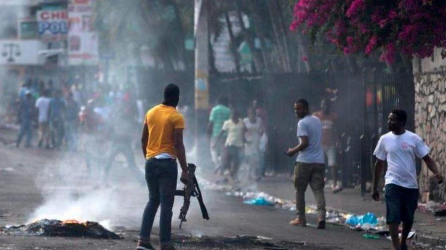Captan momento de un tiroteo entre bandas por el control de un barrio de Puerto Príncipe 