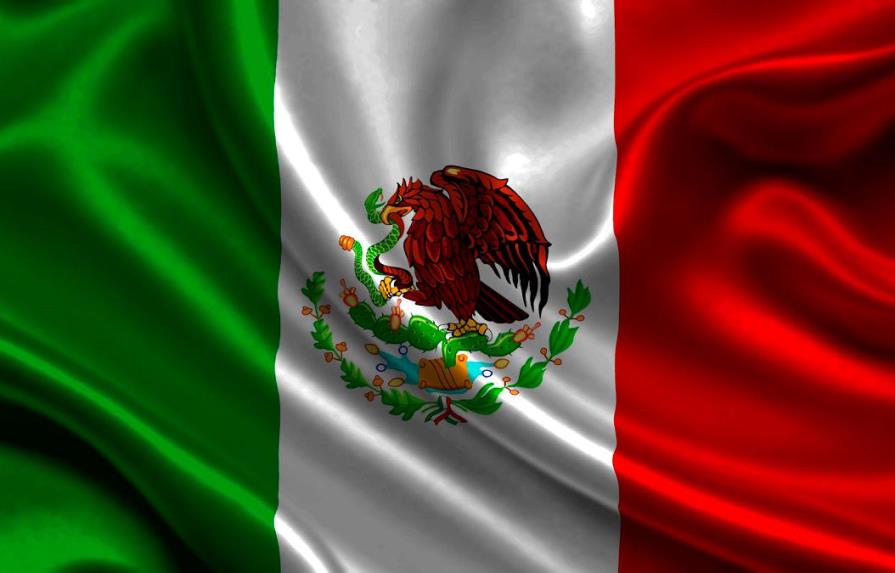 EEUU: Niegan diploma a alumno por portar bandera mexicana
