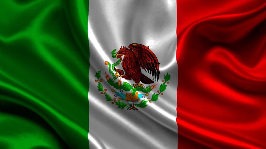EEUU: Niegan diploma a alumno por portar bandera mexicana
