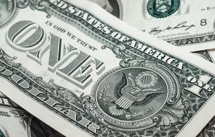 Cuba cancela gravamen a dólar y amplia uso de esta moneda