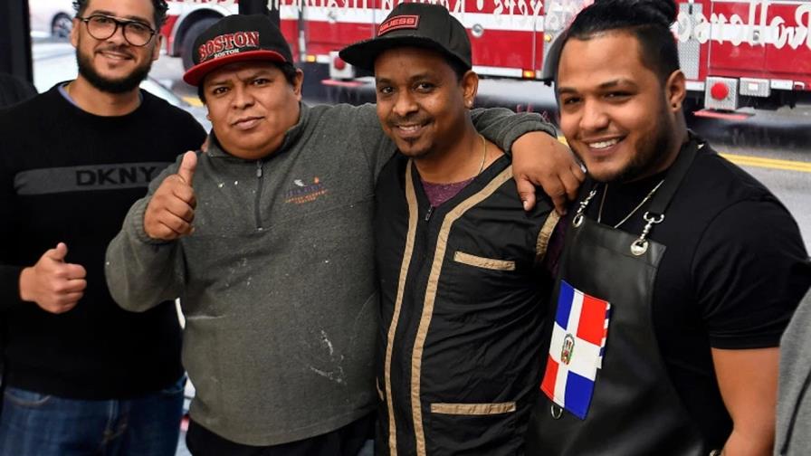 Barberos dominicanos salvan de morir quemados a inmigrantes chinos en Boston