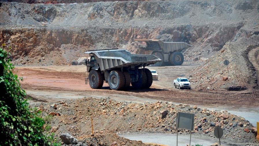 Bancos y Barrick Gold adelantarán impuestos al Estado por más de 22 mil millones de pesos