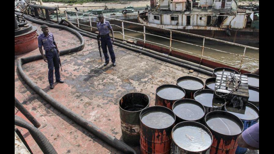 El petróleo baja tras la decisión de la OPEP+ de elevar la producción