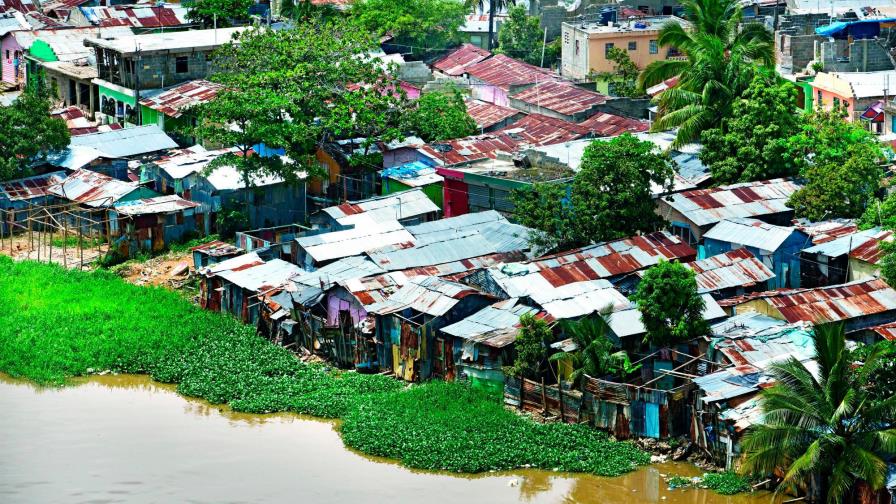Región Este y el Gran Santo Domingo: las zonas donde más pobres el COVID-19 generó