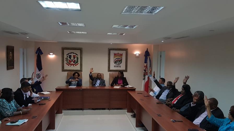 Regidores autorizan al alcalde René Polanco a buscar una compañía recolectora de basura Regidores autorizan al alcalde René Polanco a buscar una compañía recolectora de basura