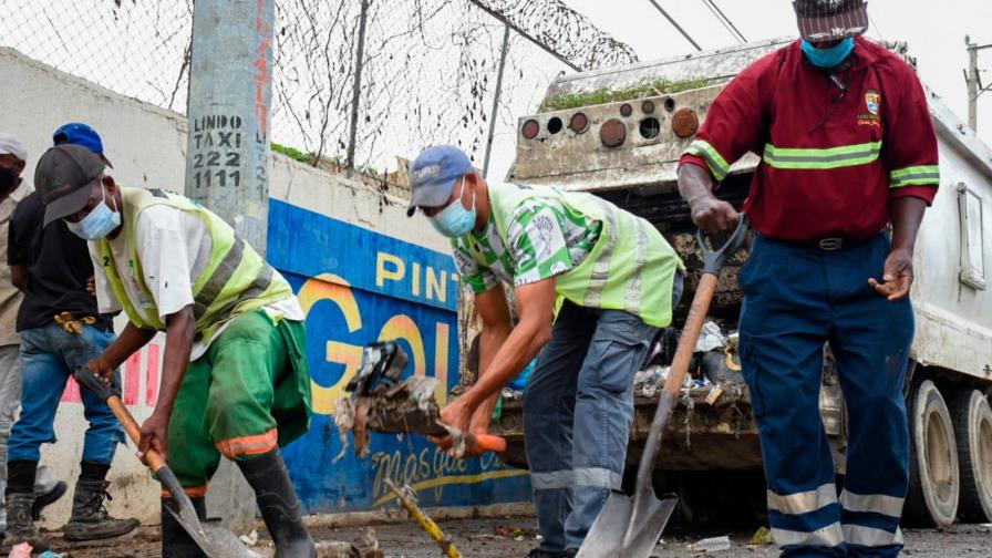 Ayuntamiento de Santo Domingo Este ejecuta operativos de recogida de basura 