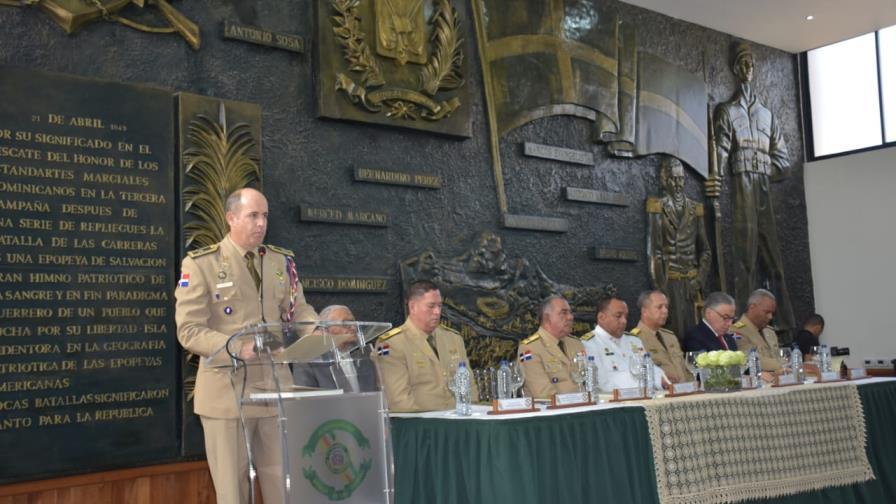 Presentan obra sobre el “Origen y Evolución de la Academia Militar Batalla de las Carreras” en su 62 aniversario de fundación Presentan obra sobre el “Origen y Evolución de la Academia Militar Batalla de las Carreras” en su 62 aniversario de fundación