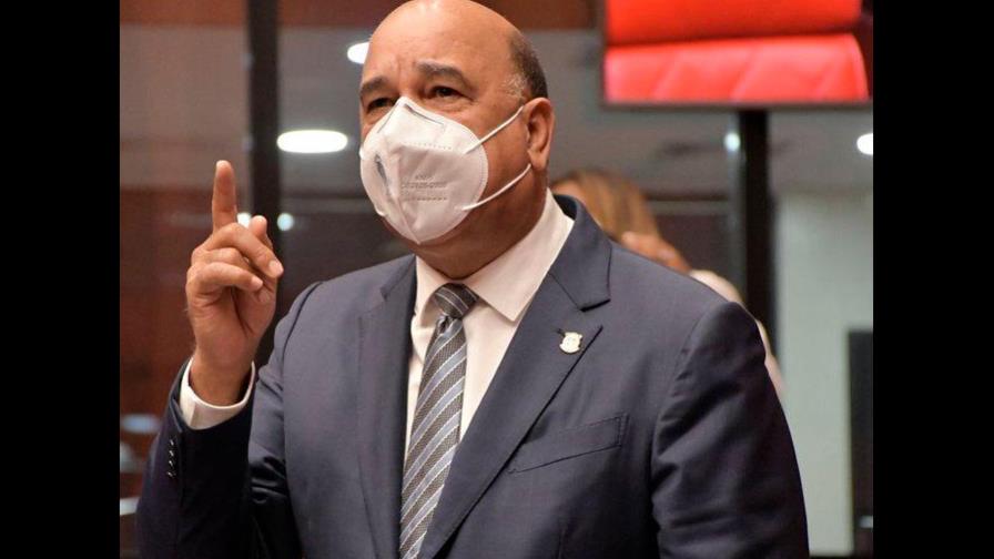 Bauta “felicita” a sindicalistas que cobraron pensiones cuatro meses antes por negociar alza salarial 