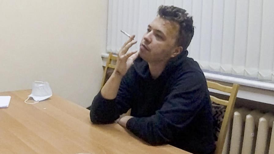 Periodista bielorruso habla por video desde la cárcel