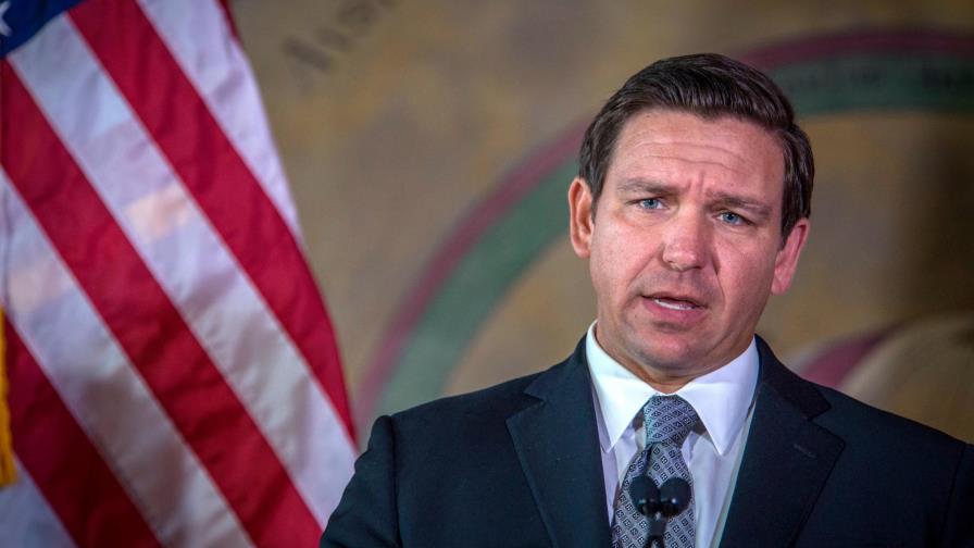 Demócratas aventajan a gobernador de Florida en medio de pelea por tapabocas