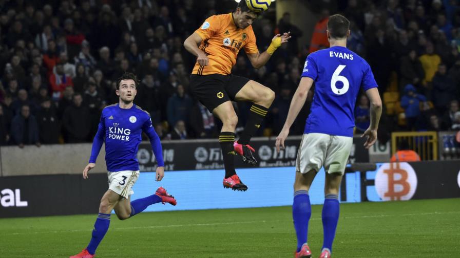 Wolves empatan 0-0 con un Leicester con 10 hombres Wolves empatan 0-0 con un Leicester con 10 hombres