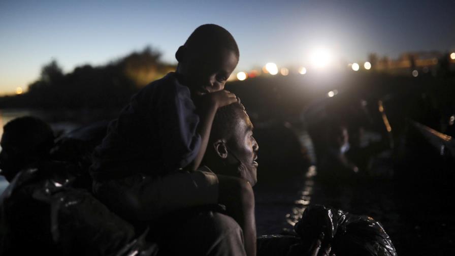 Grupos religiosos ayudan a migrantes en la frontera de EEUU