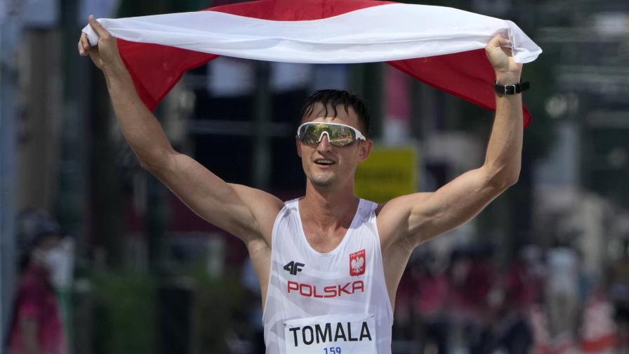 Polaco Tomala gana los 50 kilómetros de marcha