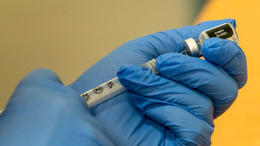 Llega a Chile el primer lote de vacunas contra COVID-19 de Pfizer-BioNTech Llega a Chile el primer lote de vacunas contra COVID-19 de Pfizer-BioNTech
