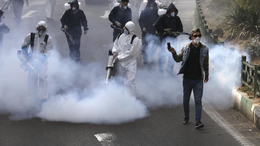 Iraníes enferman, mueren por tomar metanol para curar virus