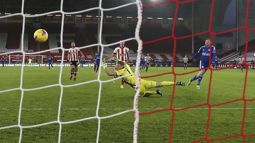 Vardy da agónica victoria a Leicester en Sheffield Vardy da agónica victoria a Leicester en Sheffield