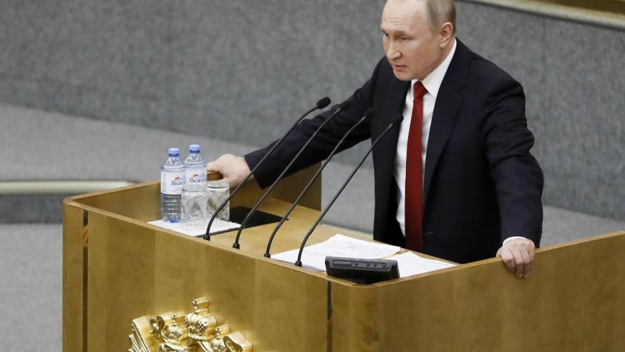 Putin promulga ley que lo mantendría en el poder hasta 2036