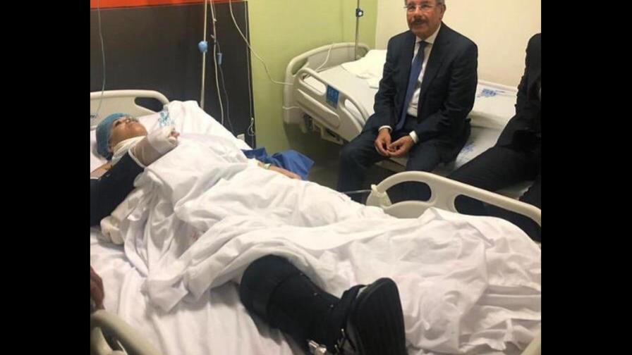 Presidente Danilo Medina visita a la diputada Karen Ricardo